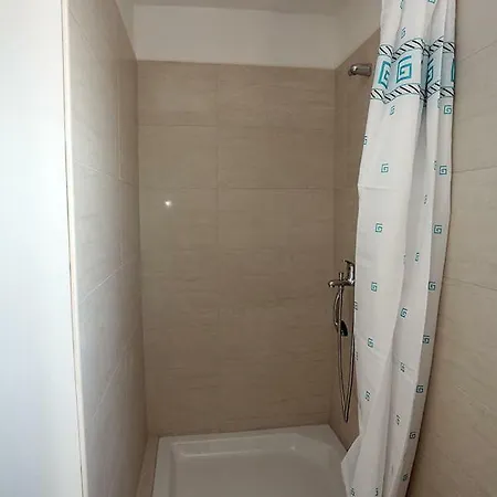 Tena Supetar
